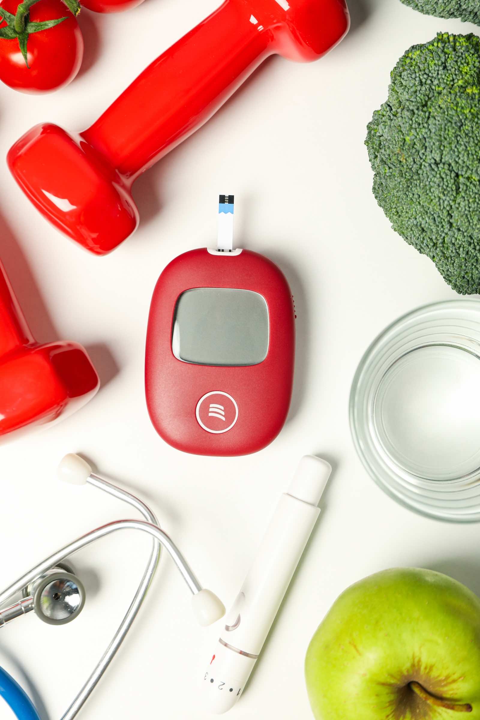 Dr. med. Julia Schulz, Fachärztin für Innere Medizin mit Spezialisierung auf chronische Stoffwechselerkrankungen in Frankfurt. Die Expertise liegt im ganzheitlichen Management von Diabetes und Adipositas, kombiniert mit umfassender internistischer Vorsorge.